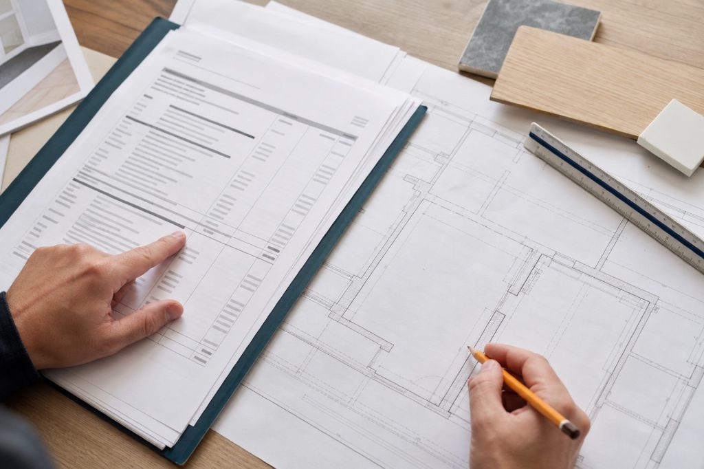 Devis travaux rapproché d’un plan et de ses quantités